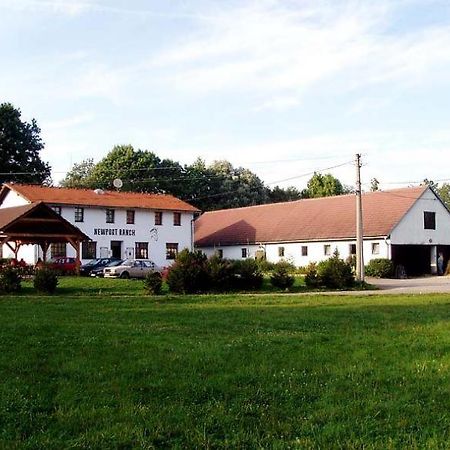 Hotel Staj Newport à Dolní Domaslavice Extérieur photo