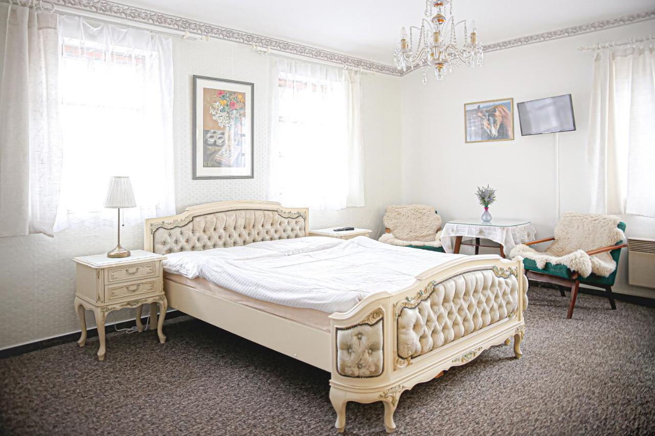 Hotel Staj Newport à Dolní Domaslavice Extérieur photo