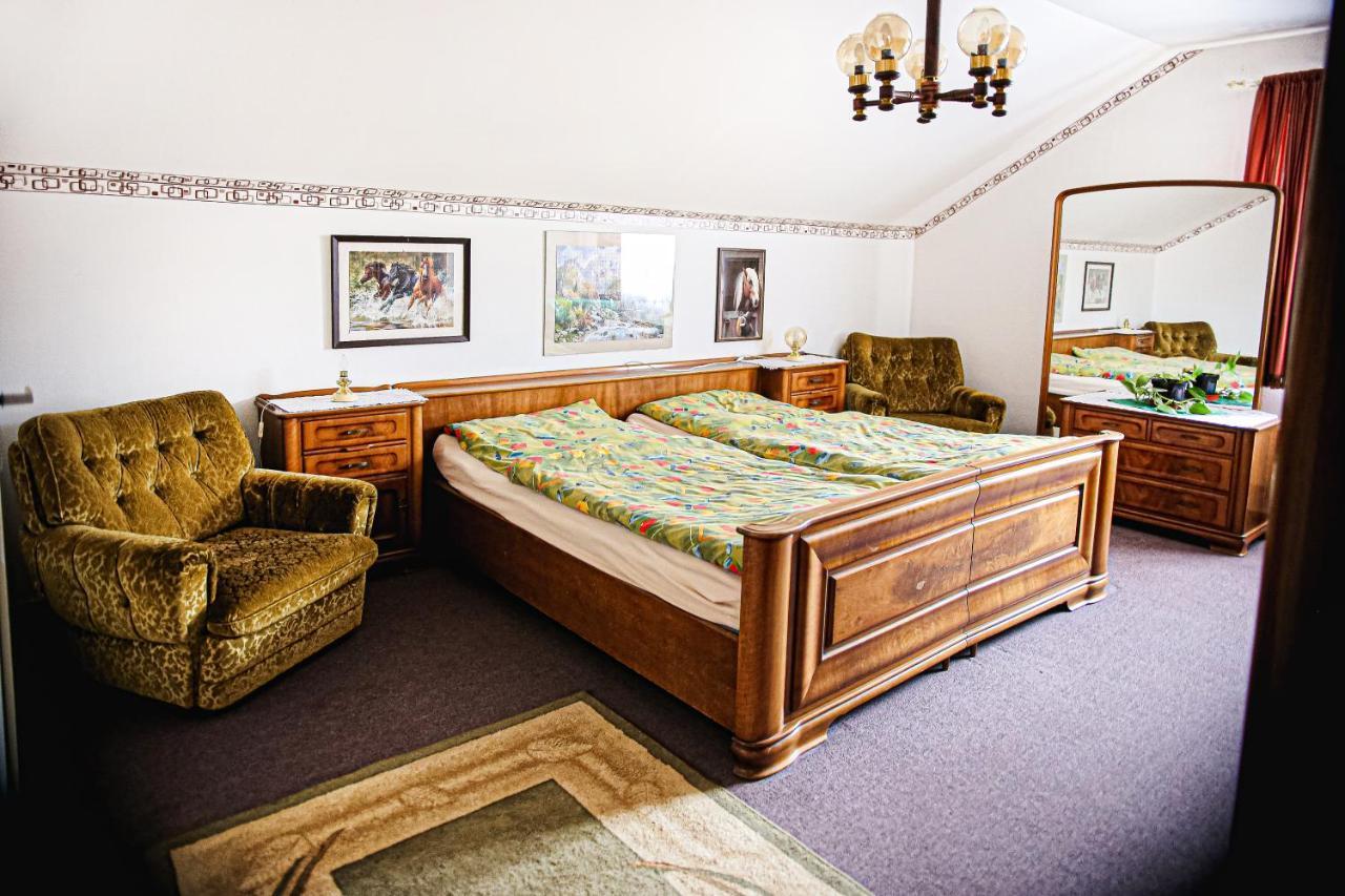 Hotel Staj Newport à Dolní Domaslavice Extérieur photo